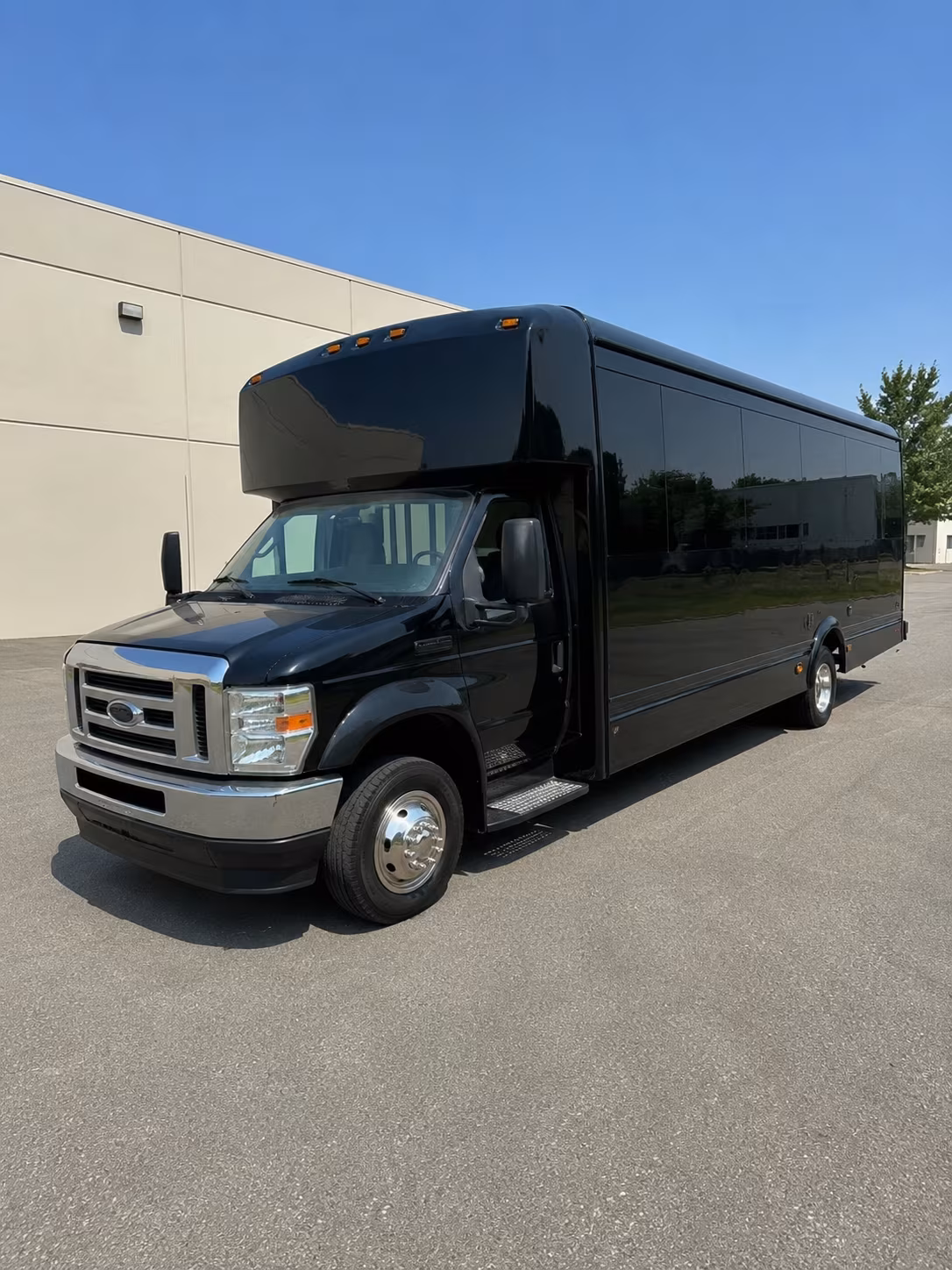 Bloomfield Birthday, Sweet 16, & Quinceañera Party Bus Rentals
